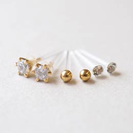 樹脂ポストピアス