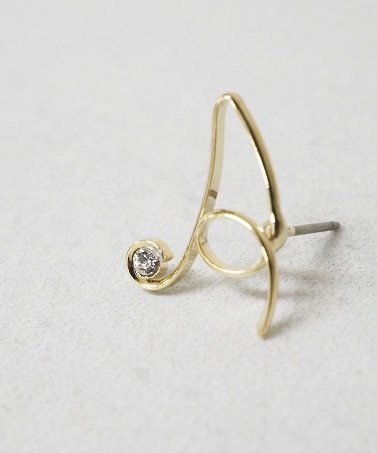 イニシャルスターピアス【Juno Briller】