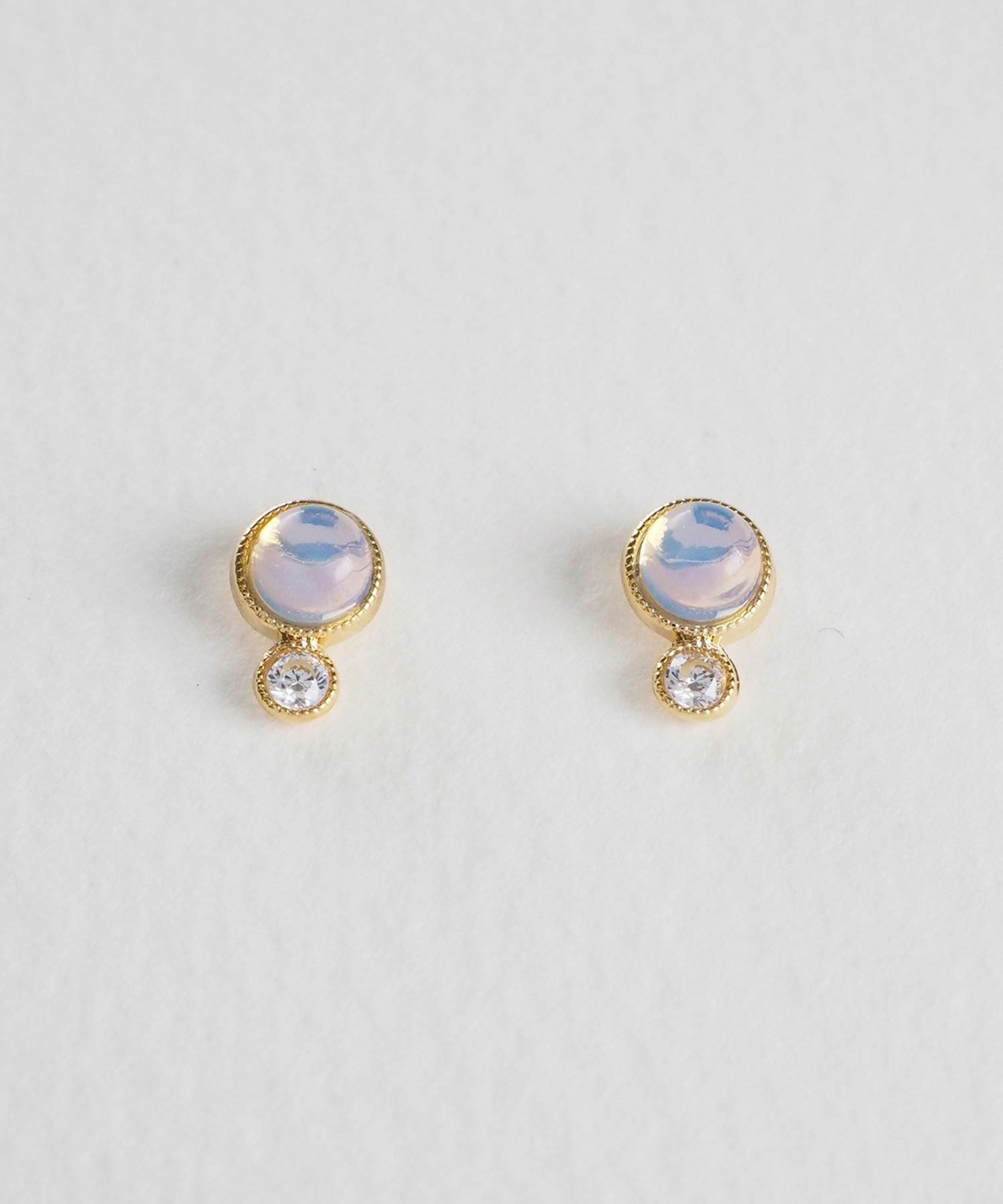 ナチュラルストーンとクリスタルのチタンポストピアス【MUK Dreamy stone】