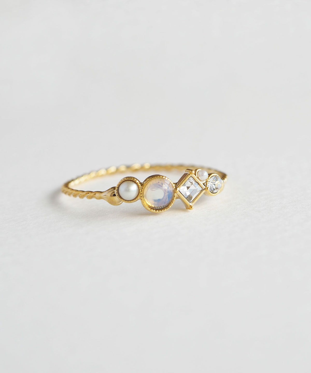 ナチュラルストーンとビジューのリング【MUK Dreamy stone】