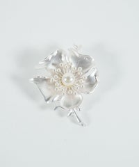 フラワーブローチ