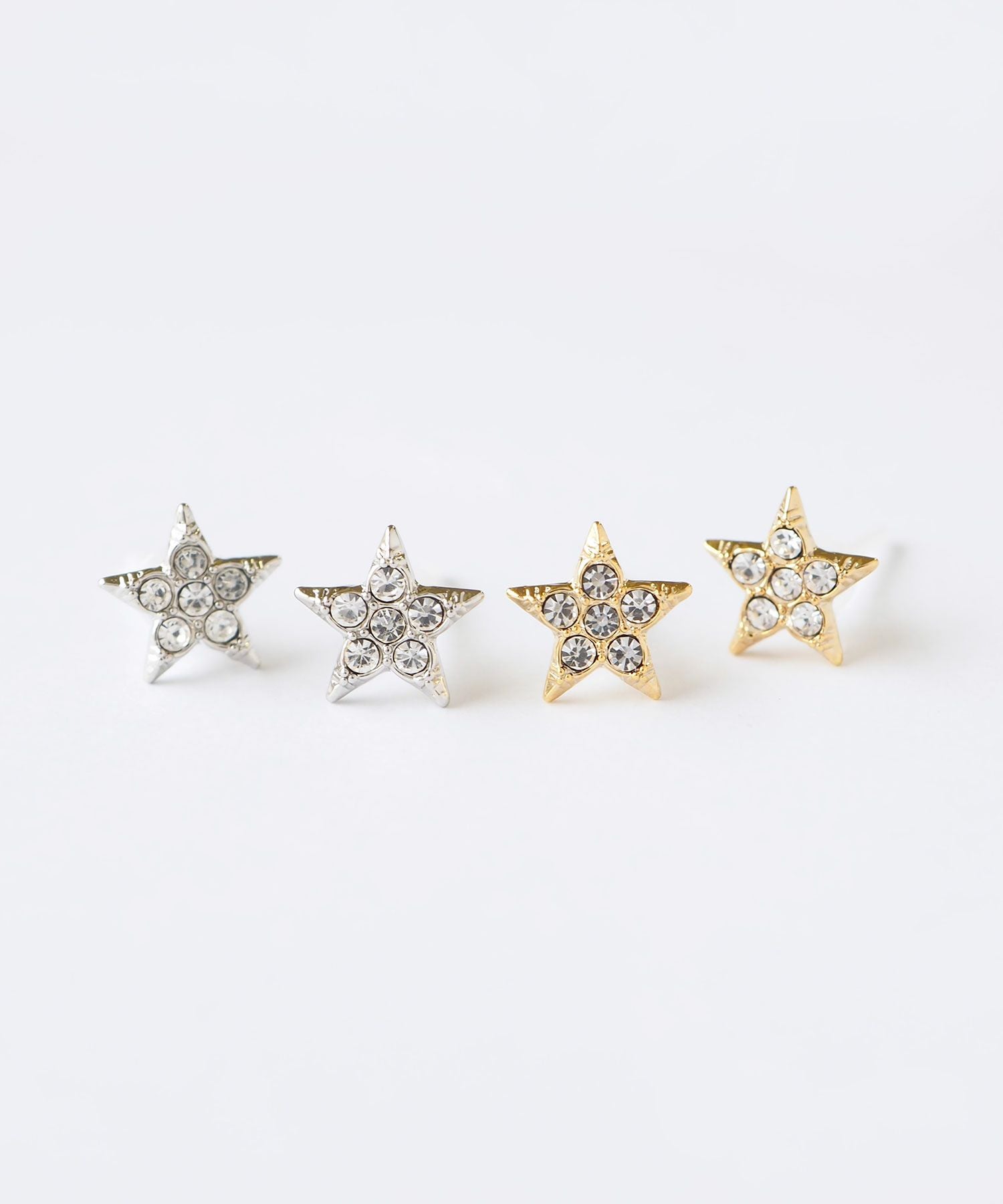 星のセラミックポストピアス