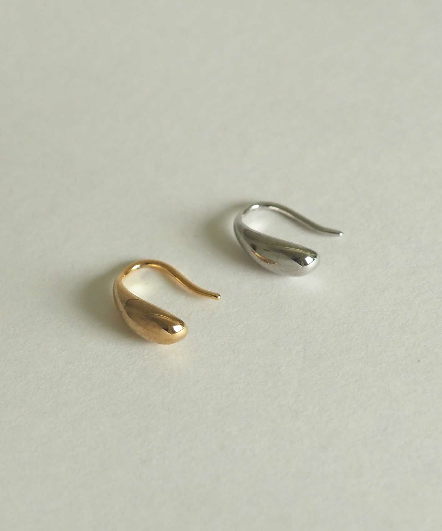 ぷっくりフックプチピアス