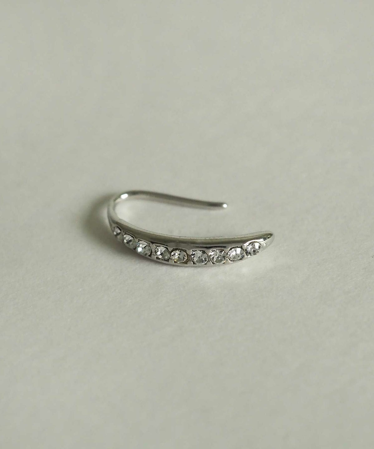 チェコストーンフックピアス