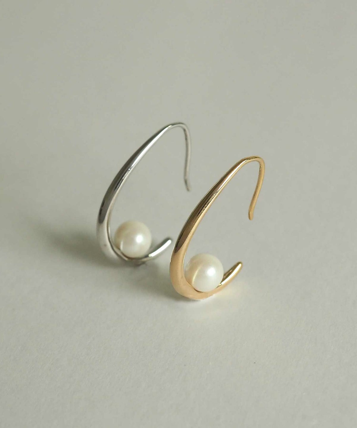 パールフックピアス