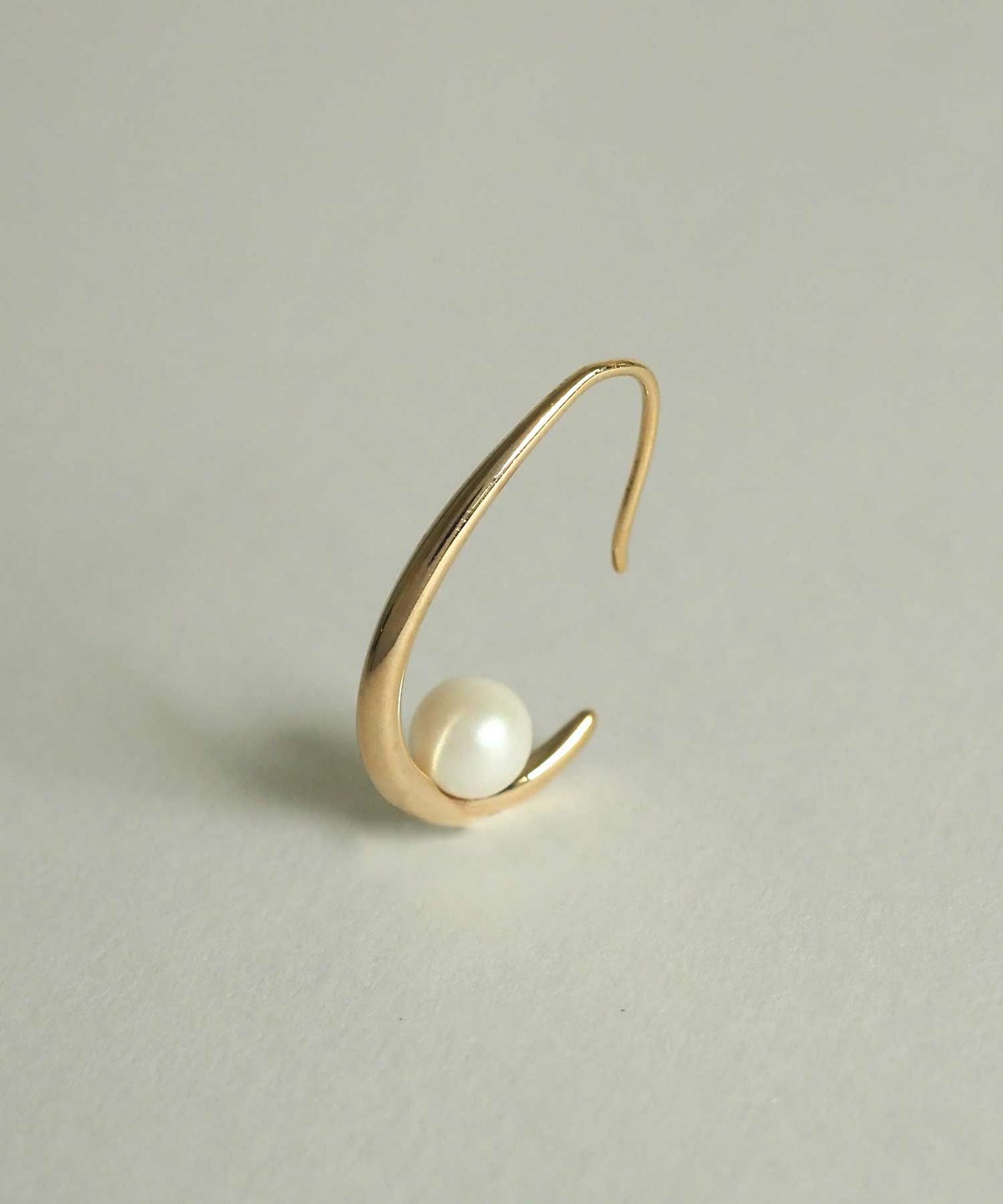 パールフックピアス