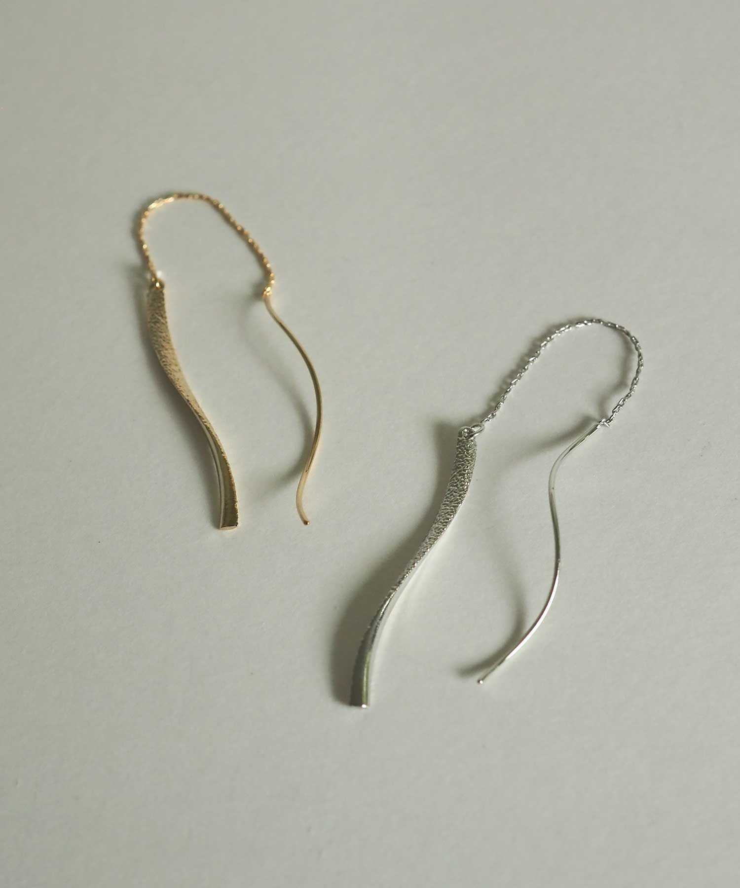 きらめきテクスチャウェーブアメリカンピアス