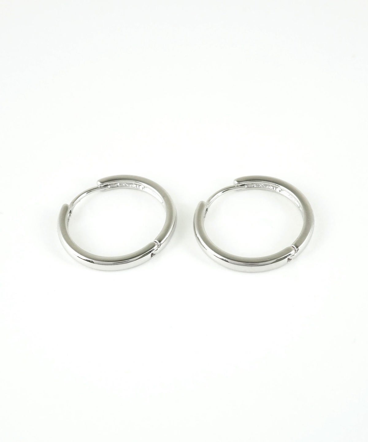 ラージフープワンタッチピアス