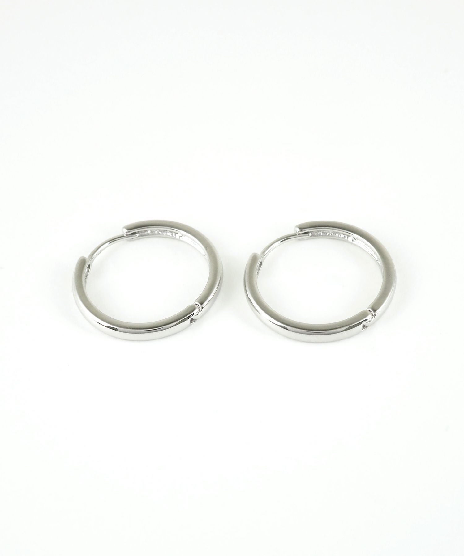 ラージフープワンタッチピアス