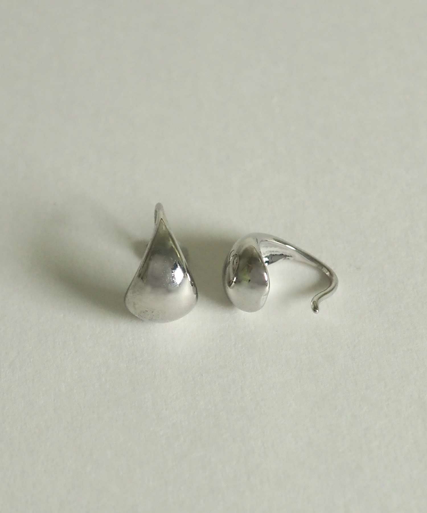 ぷっくりフープフックピアス