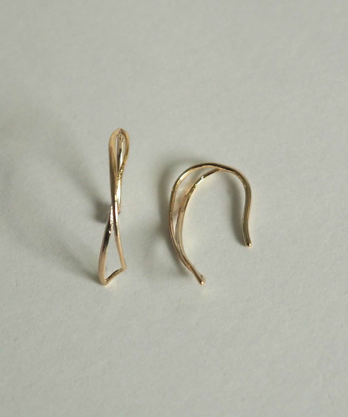 クロスデザインフックピアス