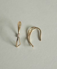 クロスデザインフックピアス