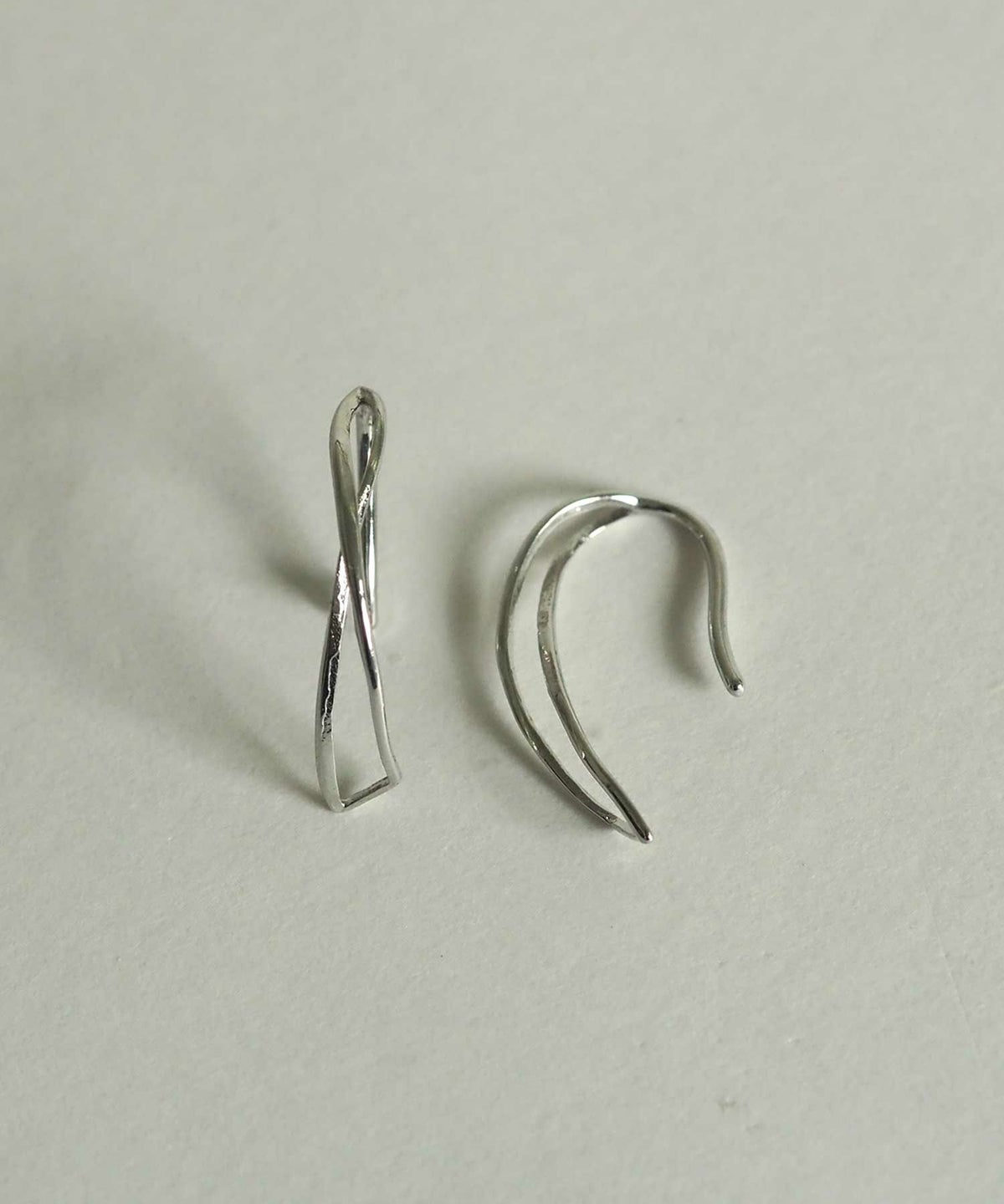 クロスデザインフックピアス