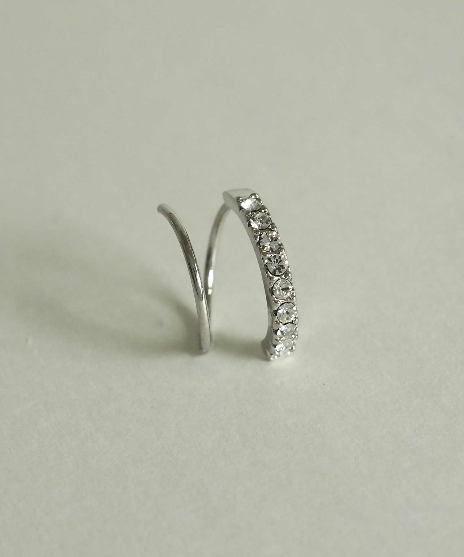 ラインストーンスパイラルピアス