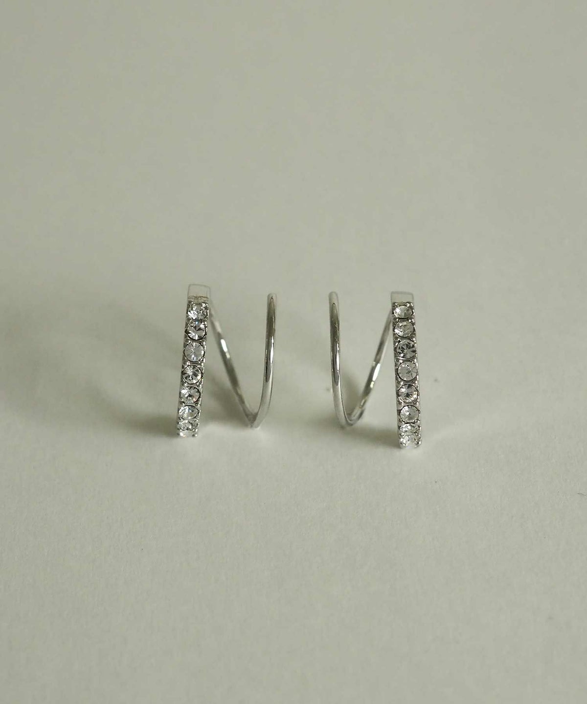 ラインストーンスパイラルピアス