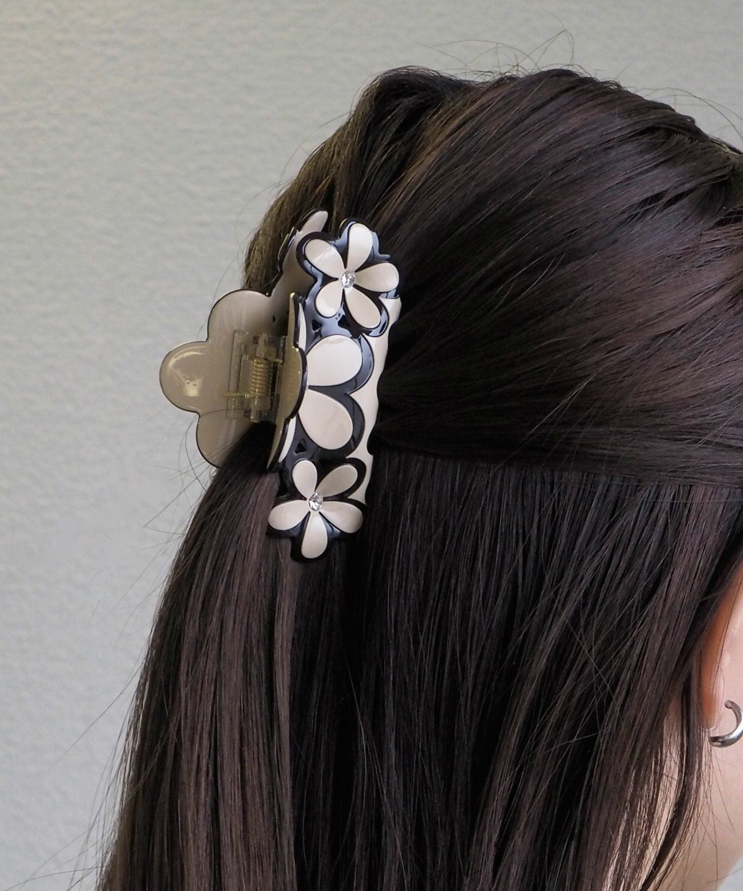 フラワーアクリルヘアクリップ | 【公式】MUK ONLINE SHOP｜人気