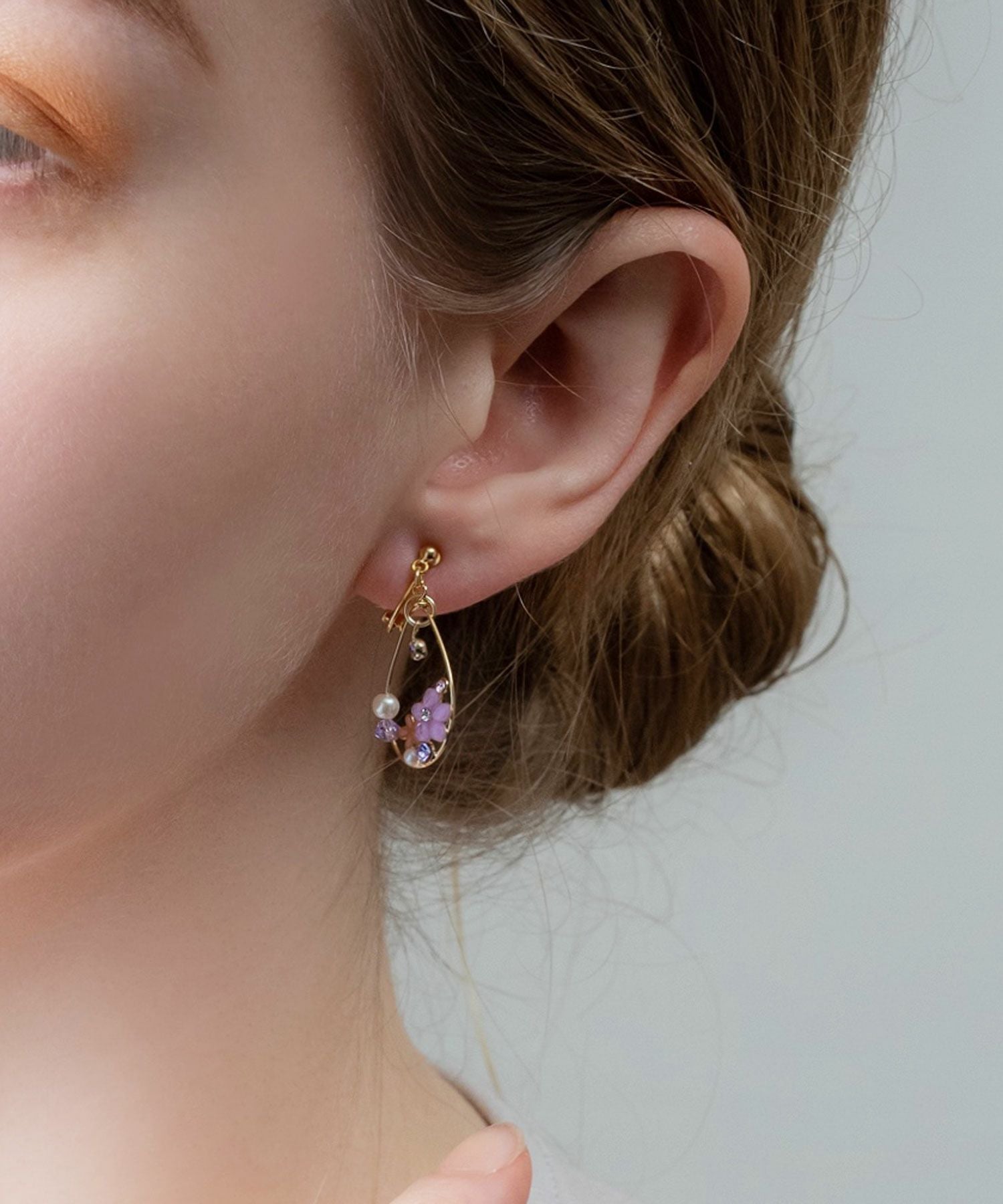 ドロップラインフラワーIMFスプリングイヤリング