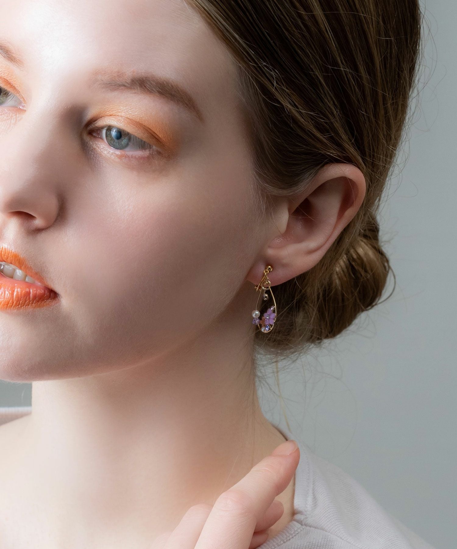 ドロップラインフラワーIMFスプリングイヤリング