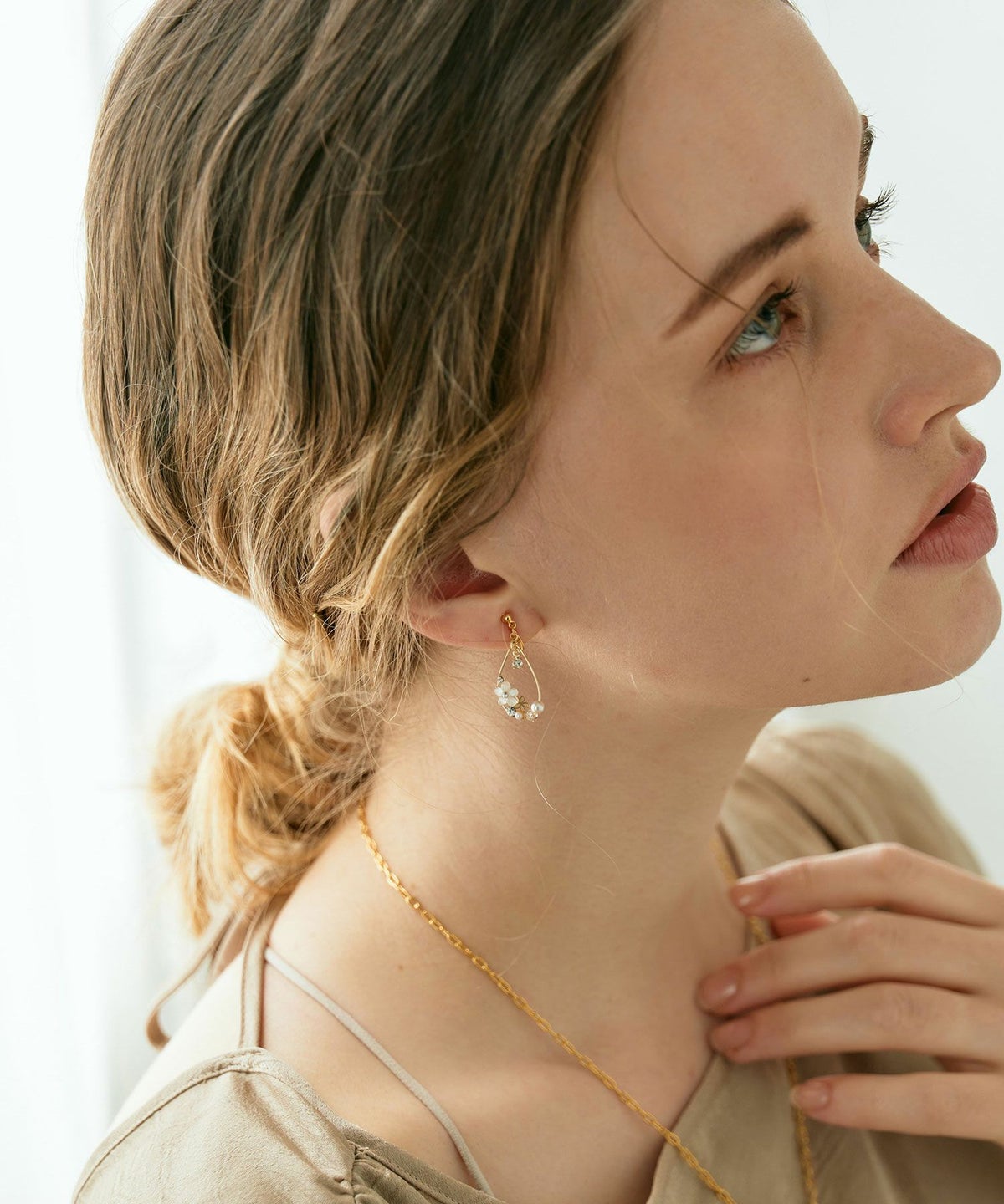 ドロップラインフラワーIMFスプリングイヤリング