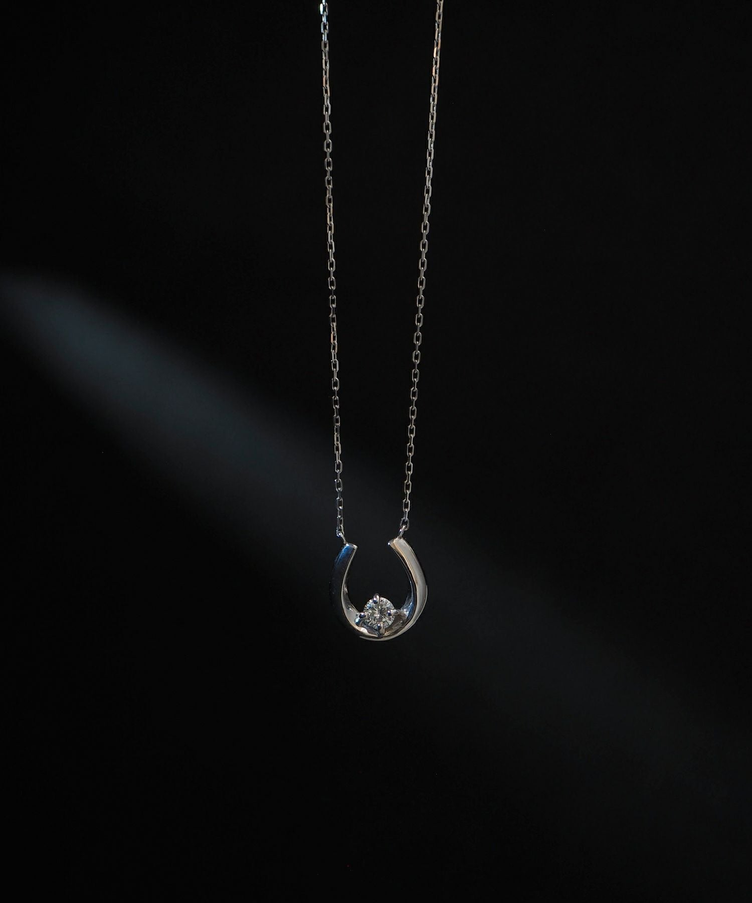 SV925]ホースシューラボダイヤモンドペンダント【LAB DIAMOND