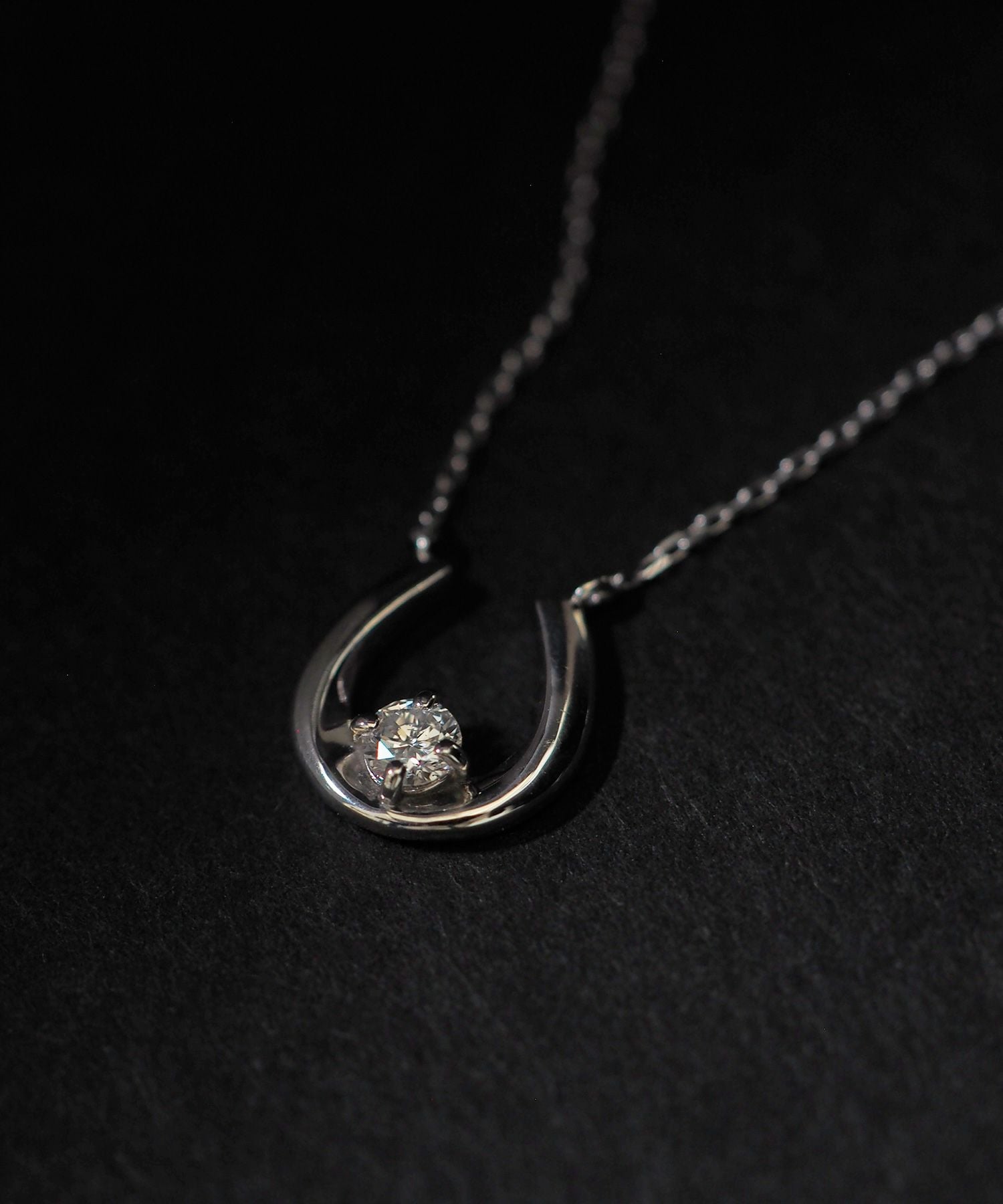 SV925]ホースシューラボダイヤモンドペンダント【LAB DIAMOND