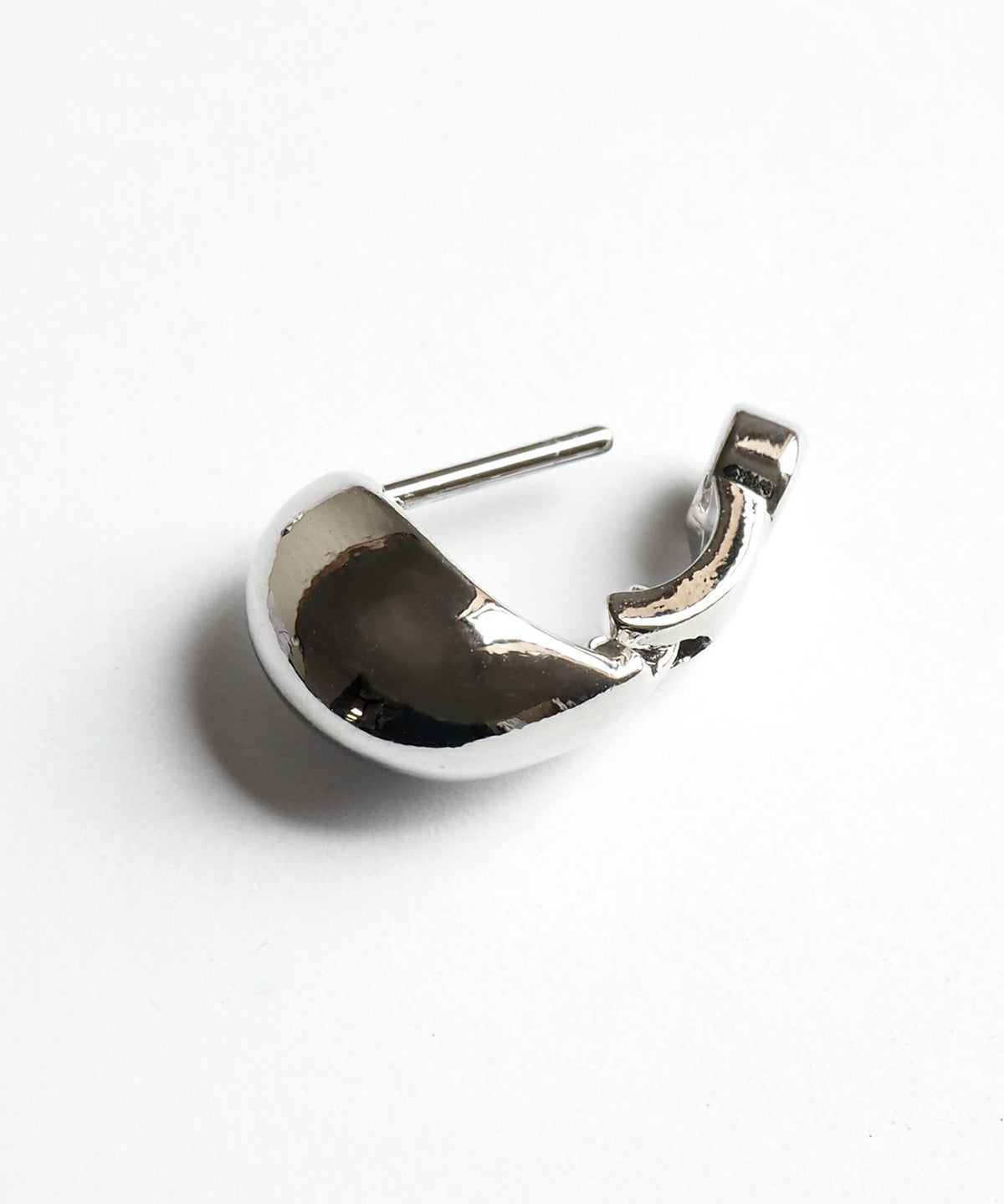 ドロップメタルスムースピアス