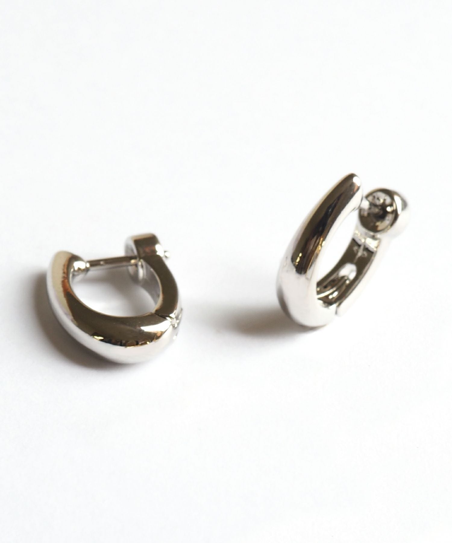 ぷっくりメタルスムースピアス