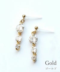 トリプルビジューセラミックポストピアス