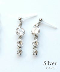 トリプルビジューセラミックポストピアス