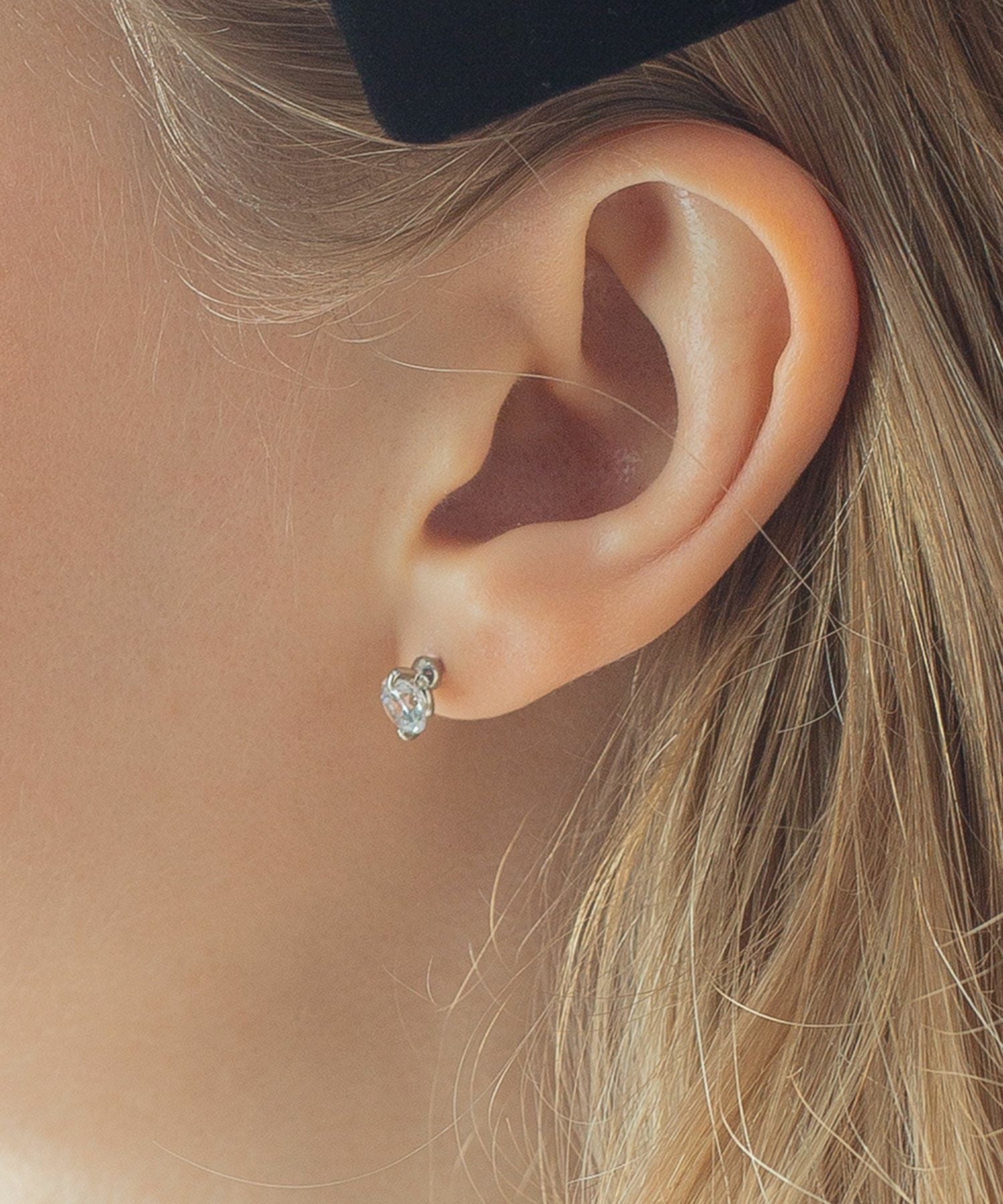 シンプルラウンドストーンセラミックポストピアス(6.5mm)