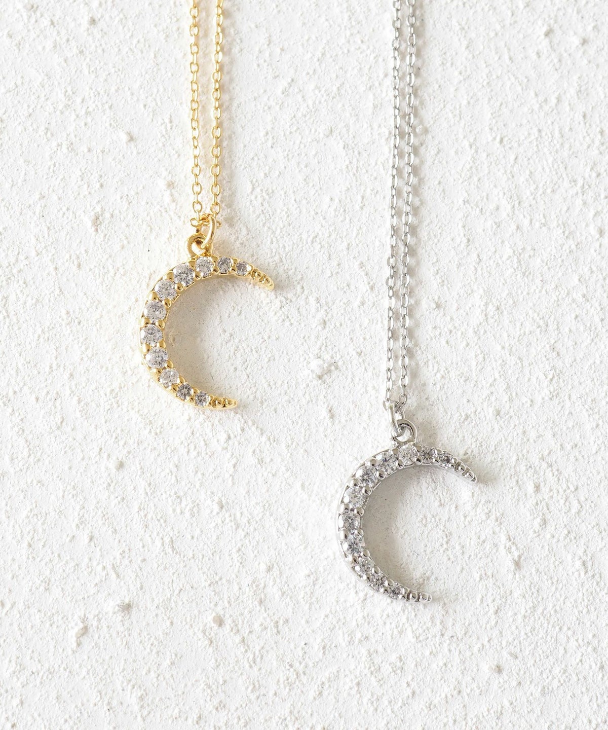 クレセントムーンキュービックジルコニアプチペンダント【MUK】