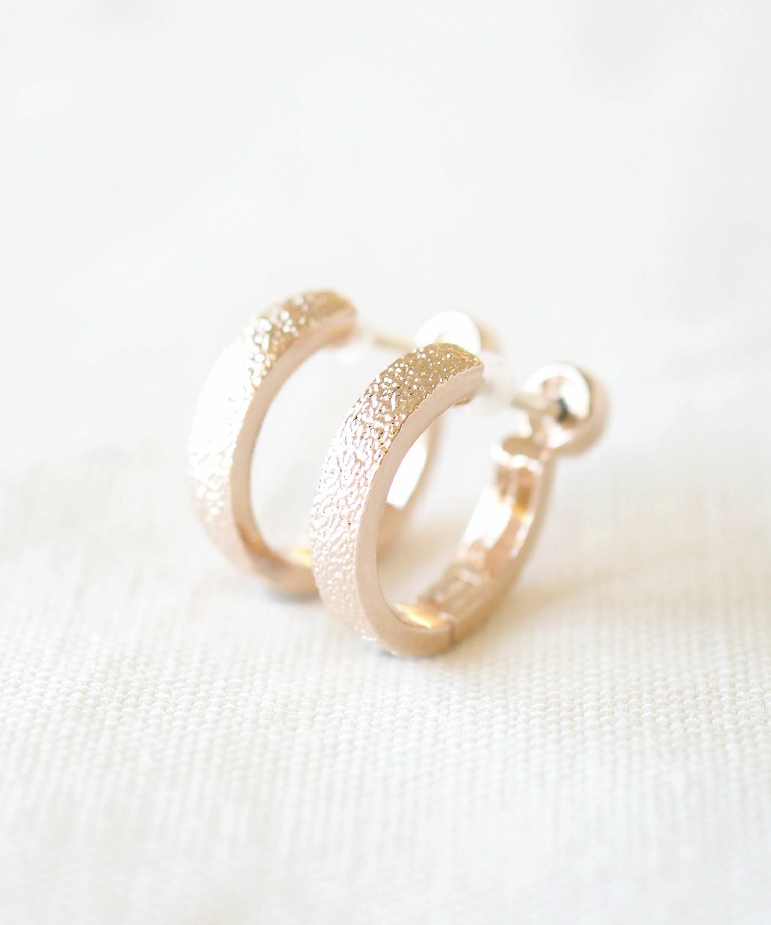 ピンクゴールドシンプルスムースピアス