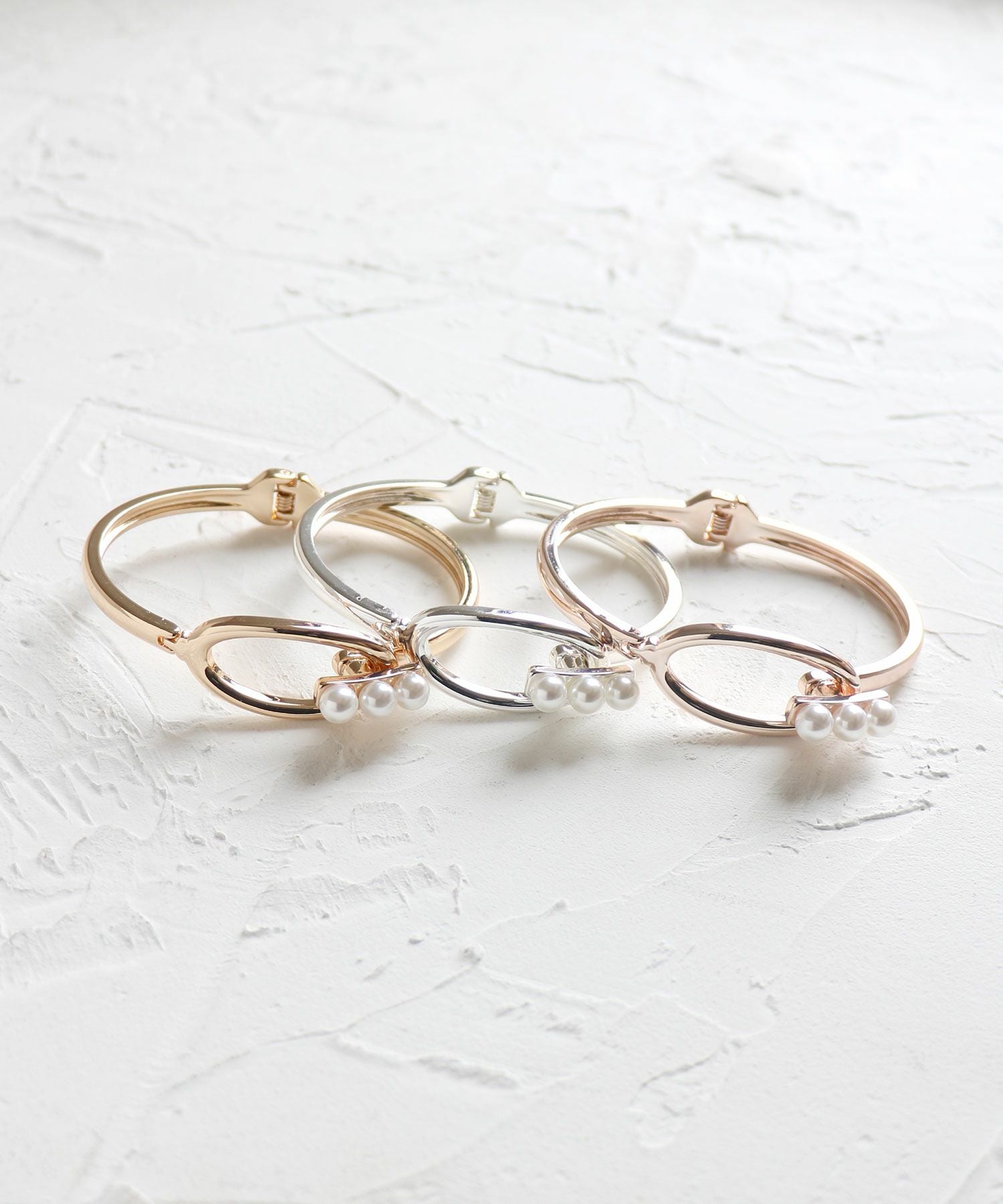 スリーパールクリックバングル