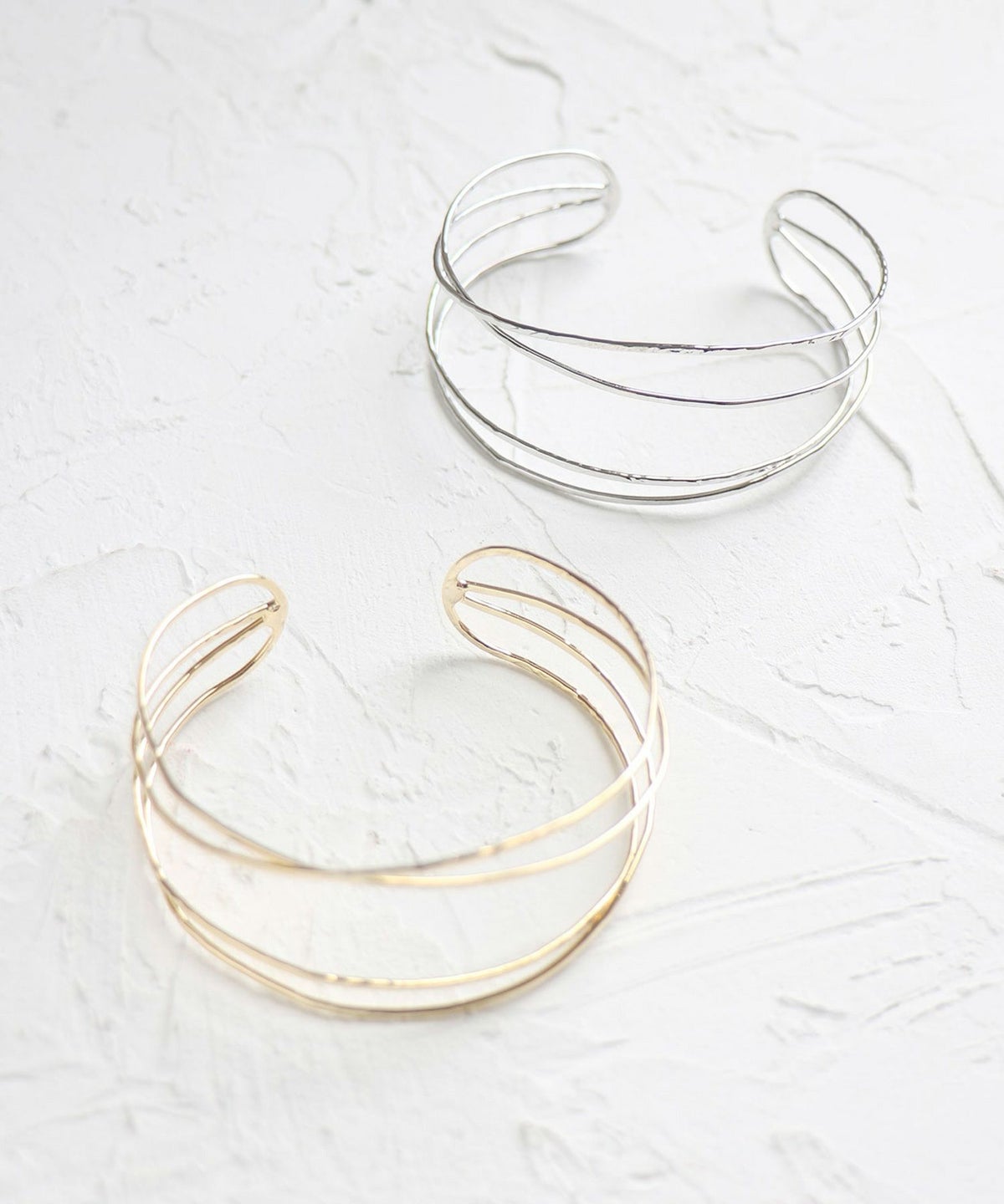 ボリュームライン3Dメタルバングル