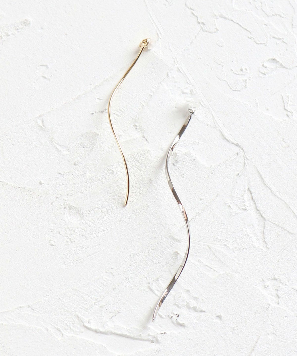 コンビカラーストリームラインセラミックポストピアス