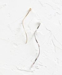 コンビカラーストリームラインセラミックポストピアス