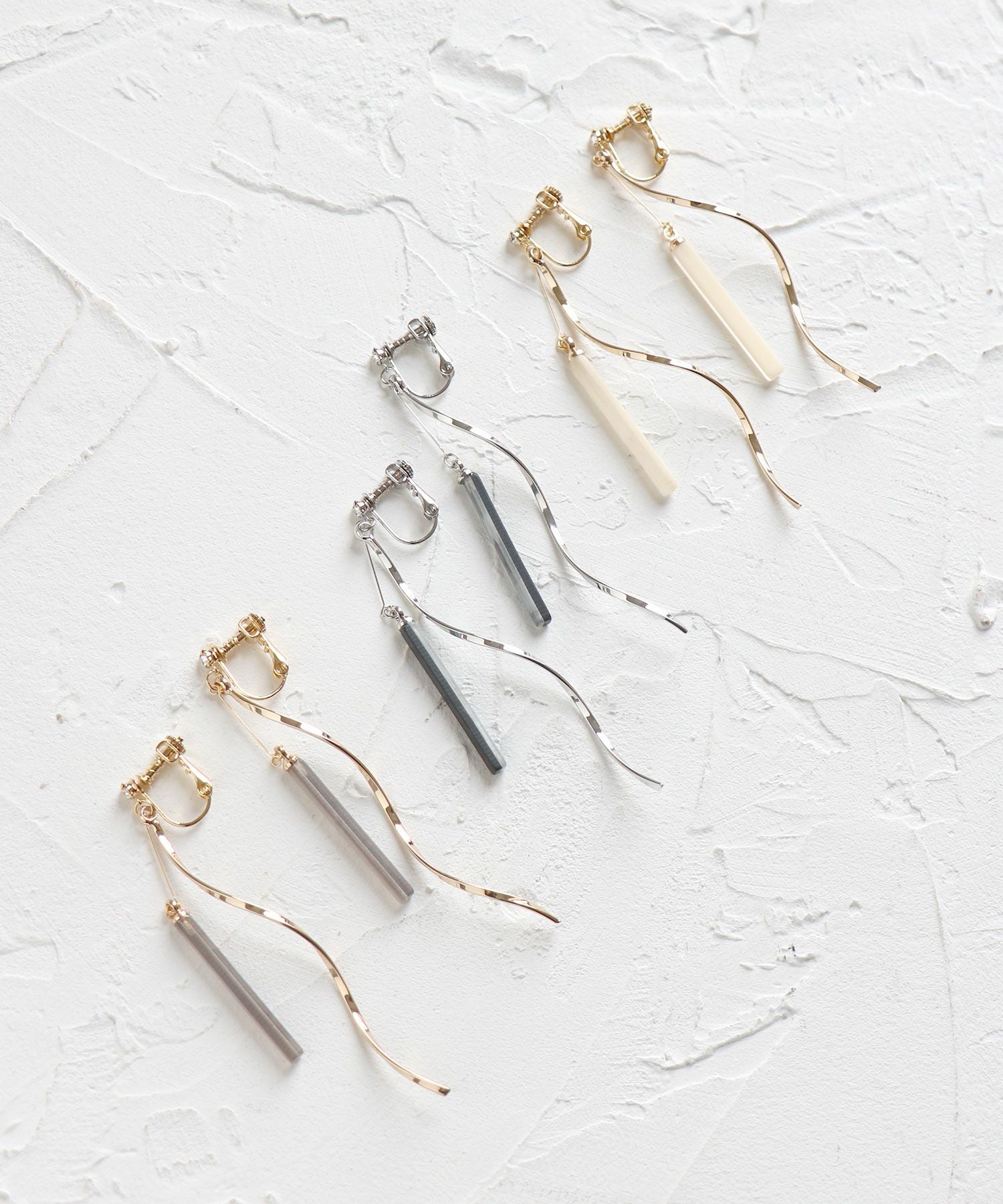 マーブルバースウィングIMFスプリングイヤリング