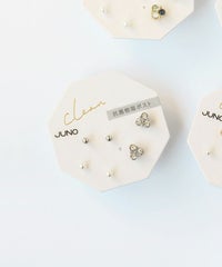 トリプルストーンセット抗菌樹脂ポストピアス