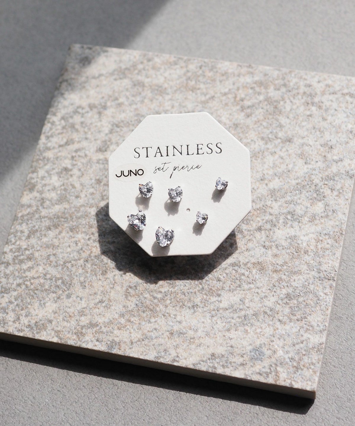 ハートストーンセットステンレスピアス