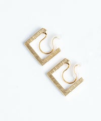 サイドスクウェアノンホールイヤリング