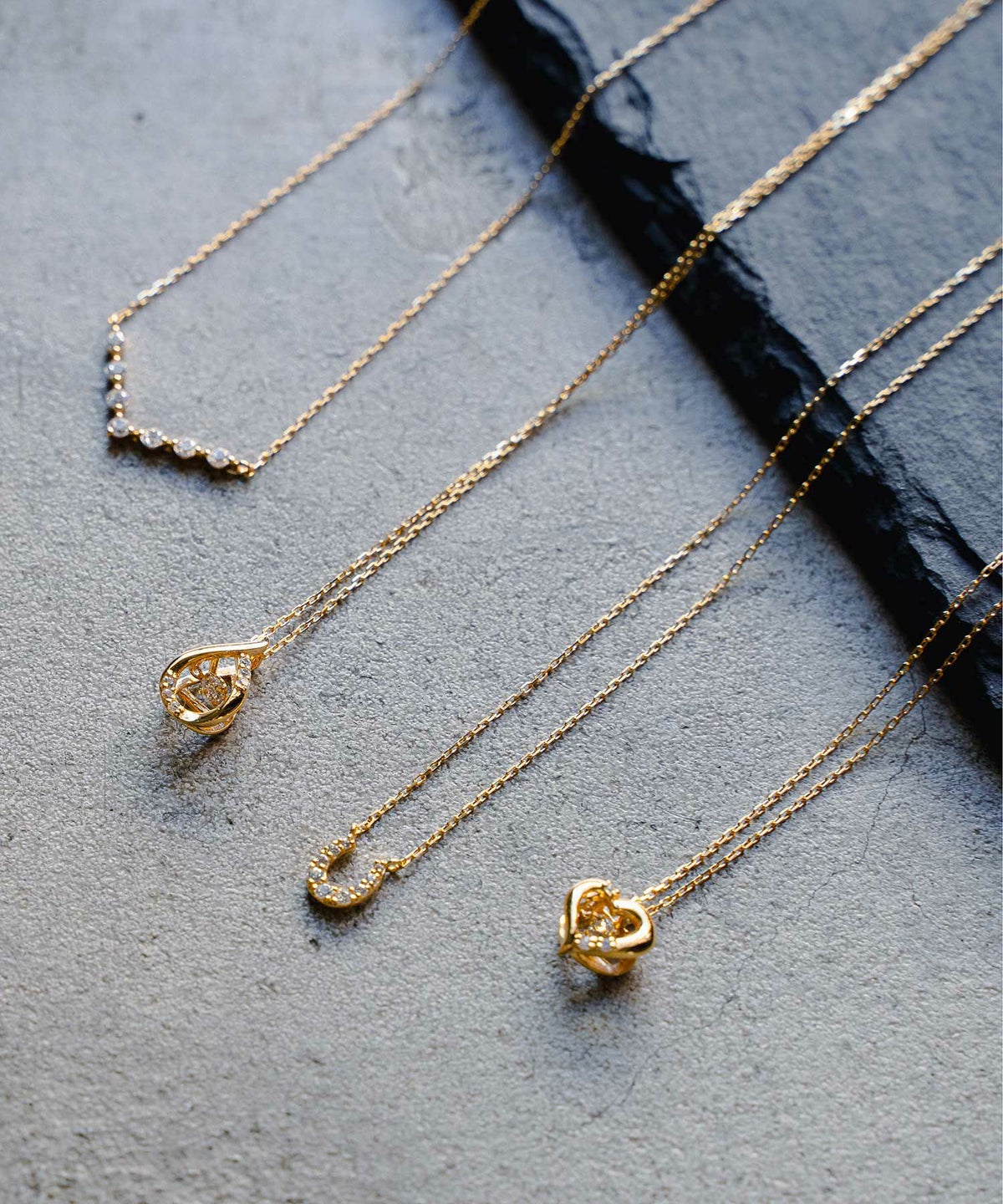 V-Line Cubic Silver 925 Petite Pendant【H&Ccollection】