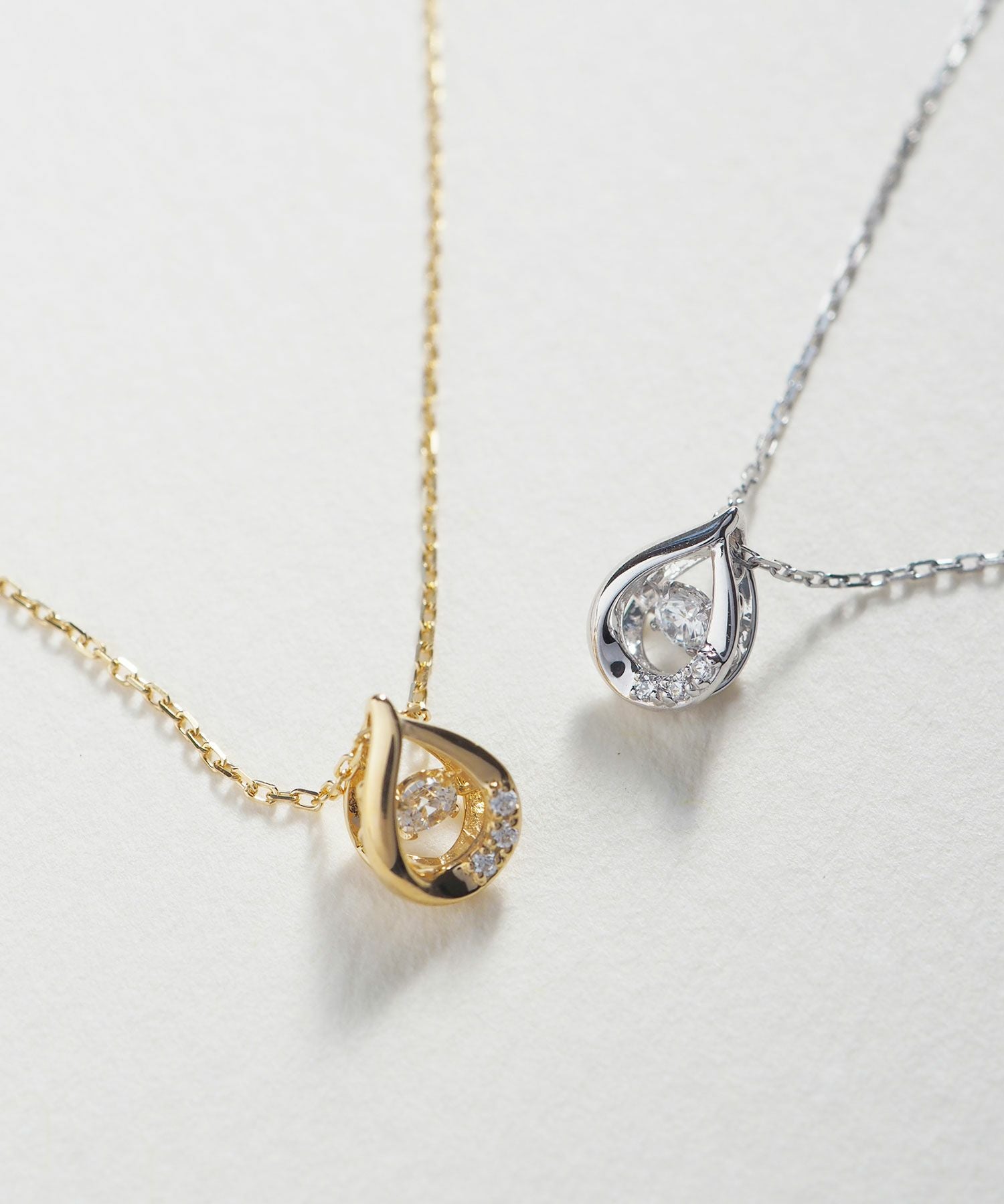 SV925]プチドロップフレームダンシングストーンプチペンダント