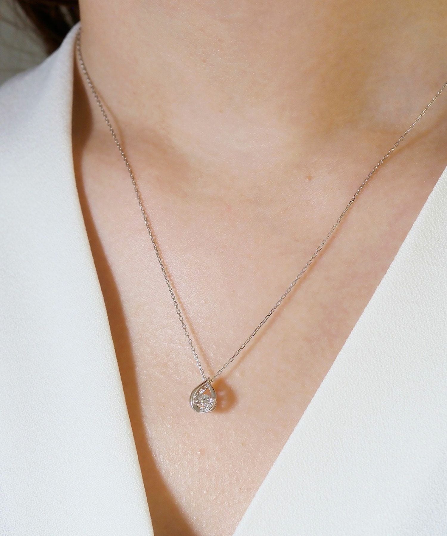 SV925]プチドロップフレームダンシングストーンプチペンダント