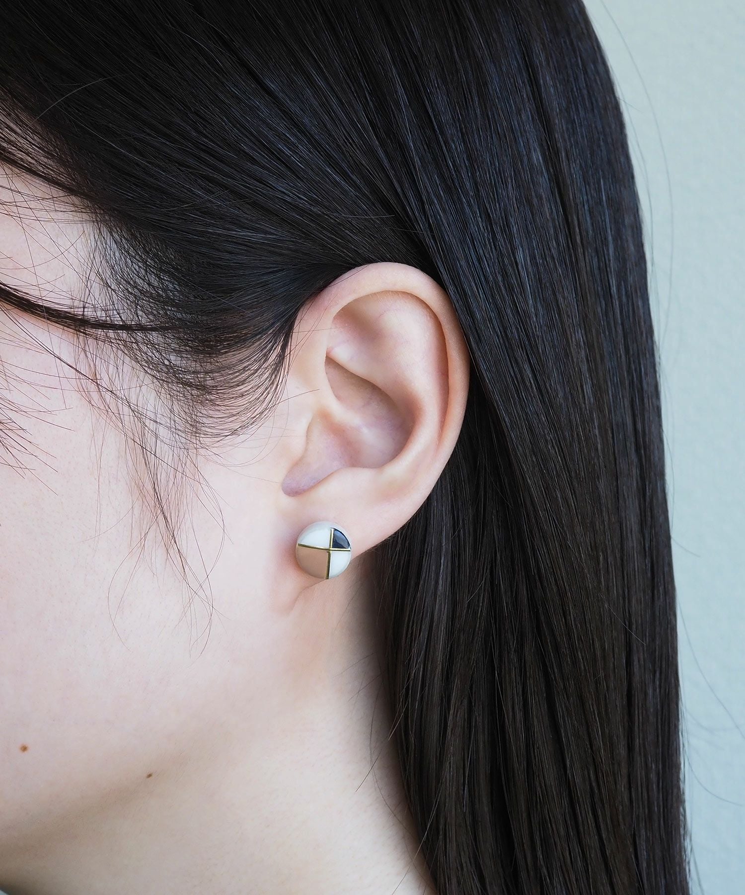 美濃焼フレンチクラシカルグリッドプチチタンポストピアス【MIKELO】