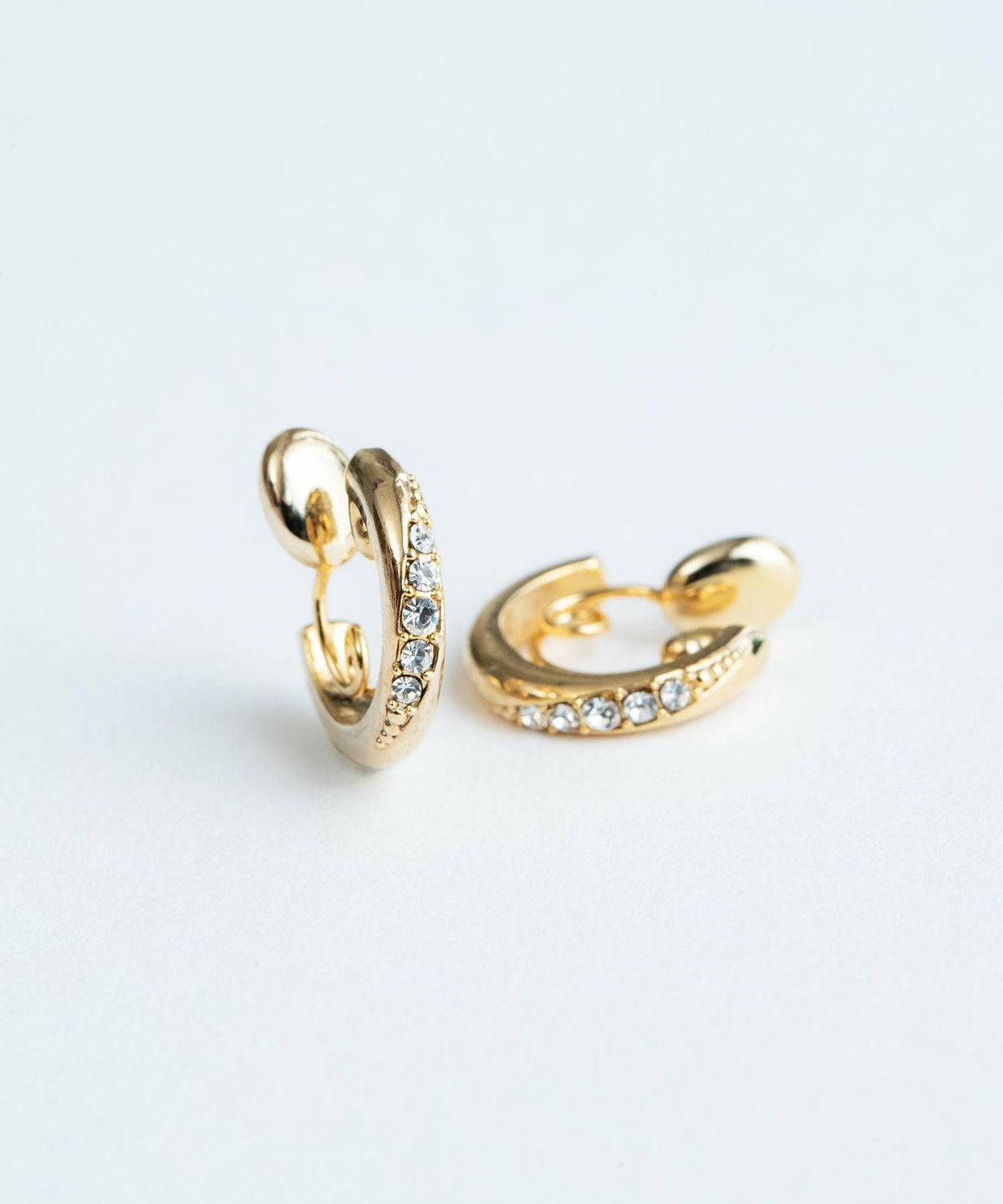 【web限定】ルミタイニーストーンループフィットイヤリング【Lumirise】