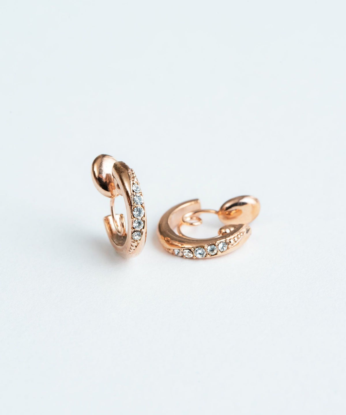 【web限定】ルミタイニーストーンループフィットイヤリング【Lumirise】