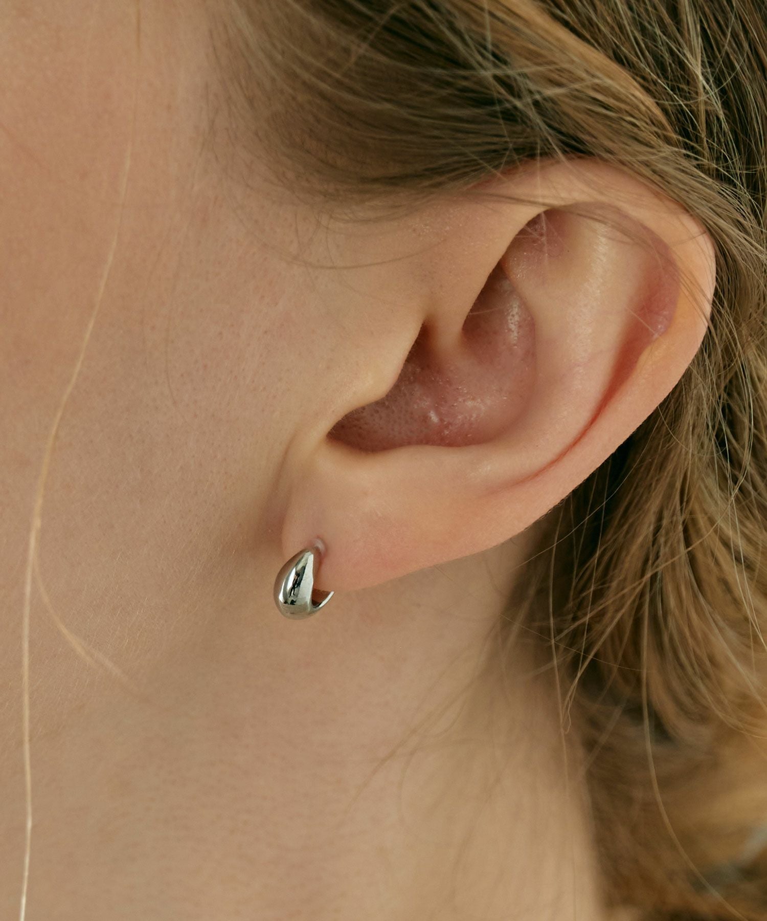 【web限定】ルミプランプフープセラミックポストピアス【Lumirise】