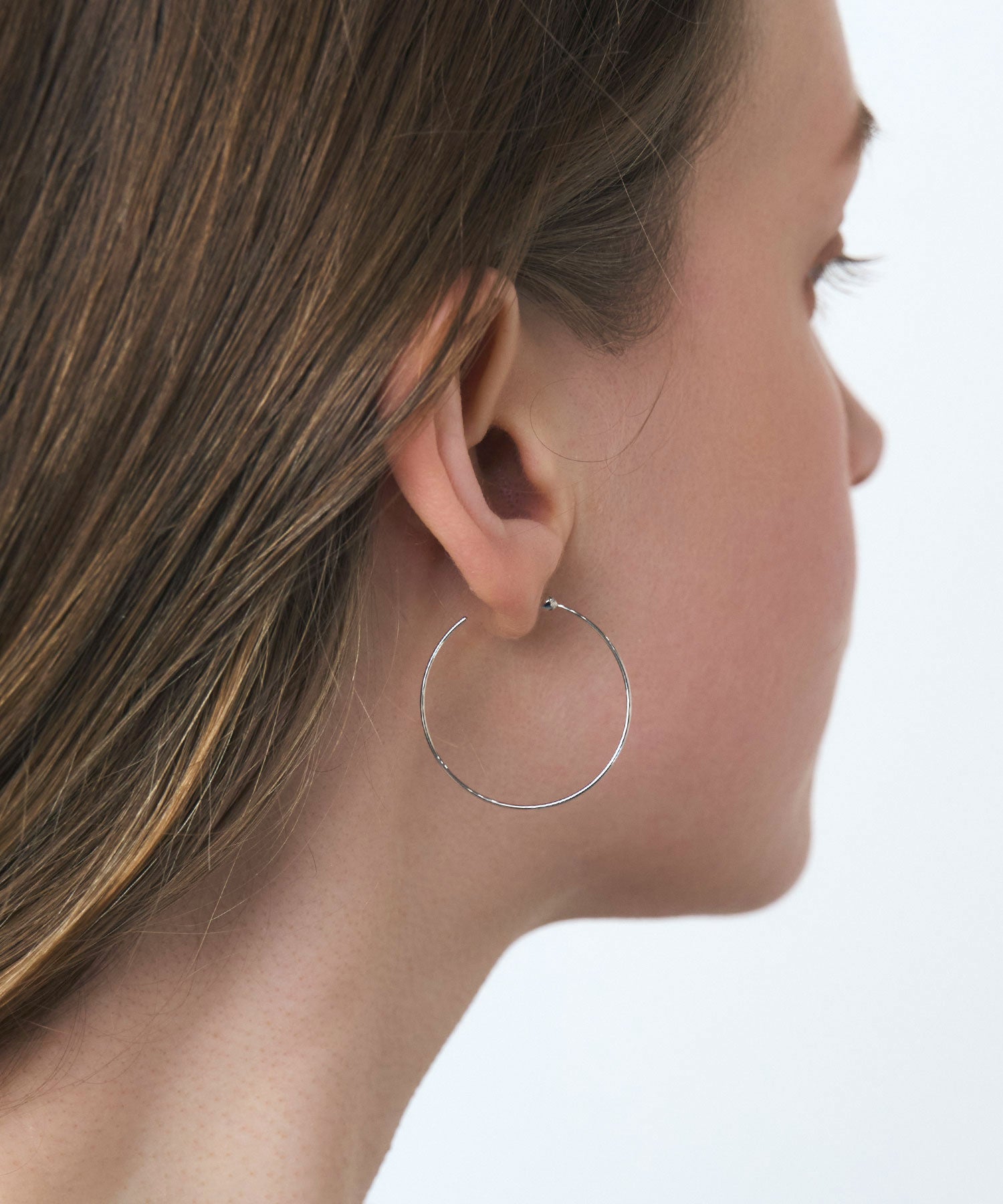 【web限定】ルミワイヤーフープセラミックポストピアス【Lumirise】