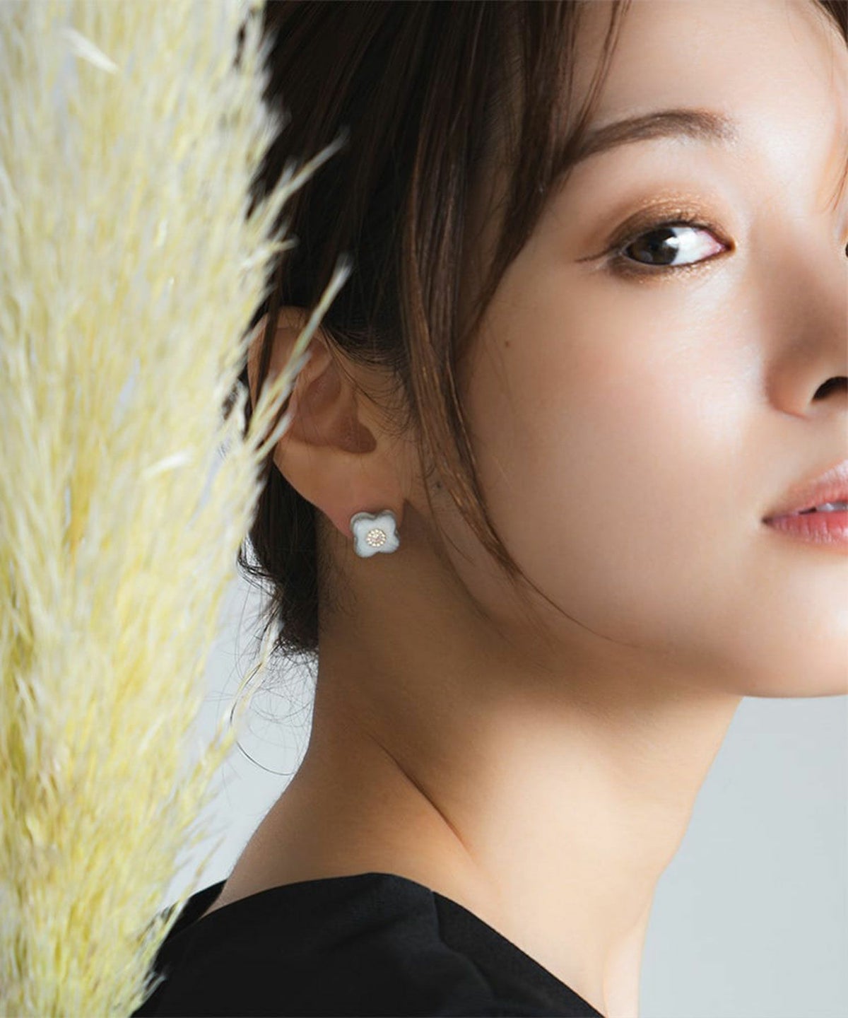 「tou」美濃焼スワロフスキーフラワーイヤリング【MIKELO】