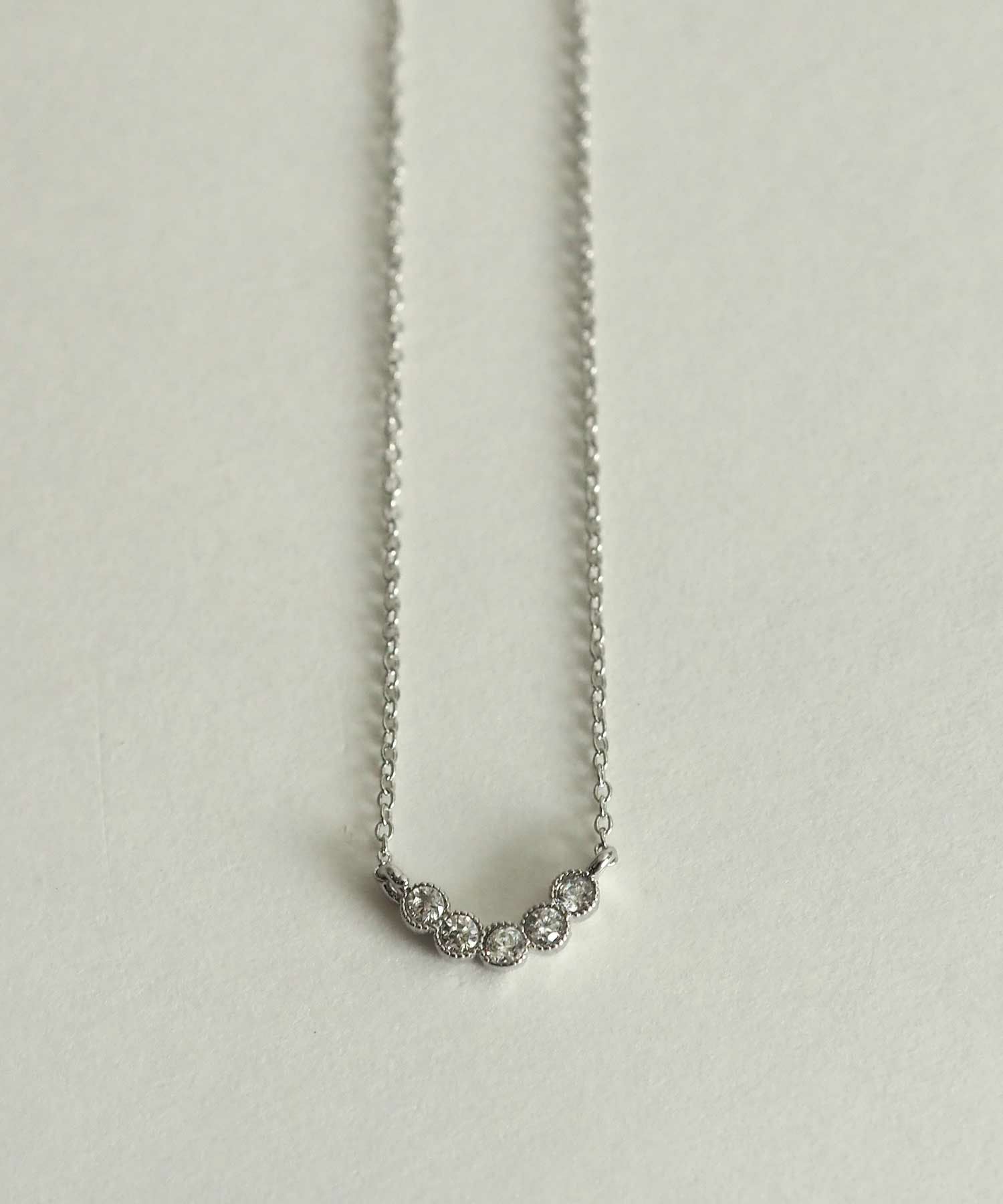 フュンフケルナーネックレス